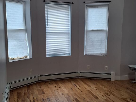3rd image of 112 Saratoga Ave APT 1N