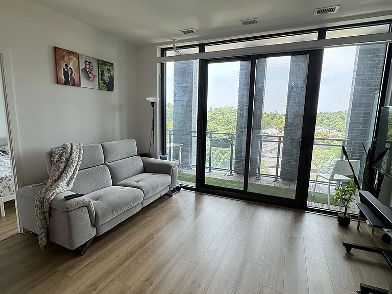 1 Hillsdale Ave E #609 — Photo 3