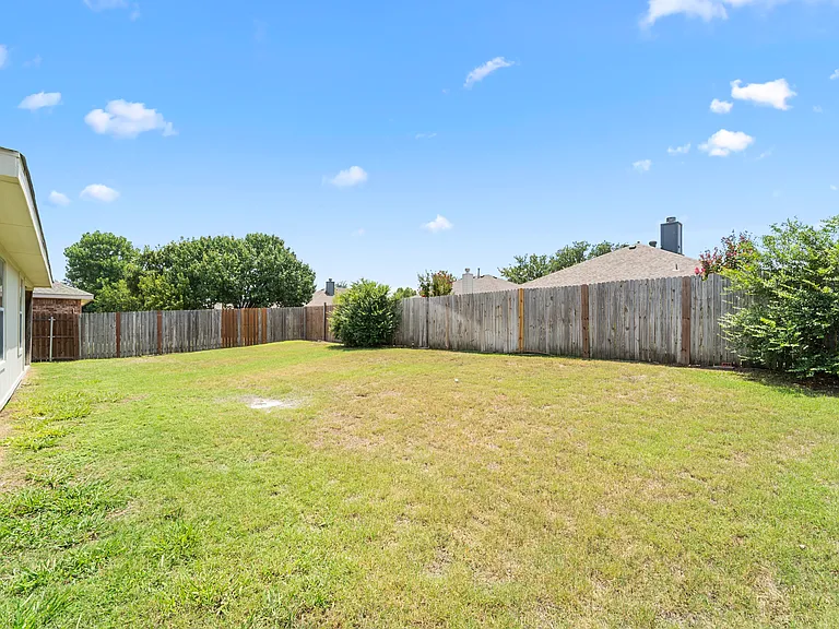 9825 Tyler Dr — Photo 31