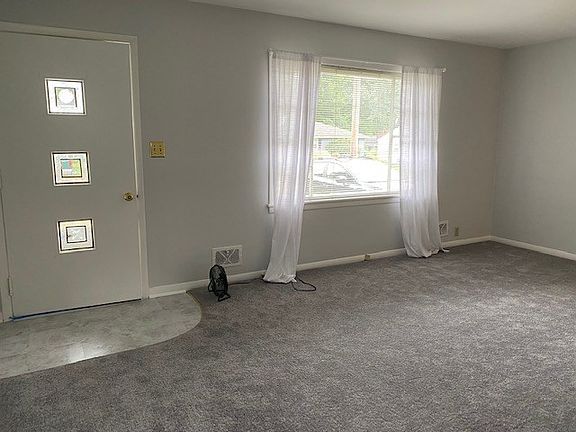 3rd image of 940 Edgehill Ave
