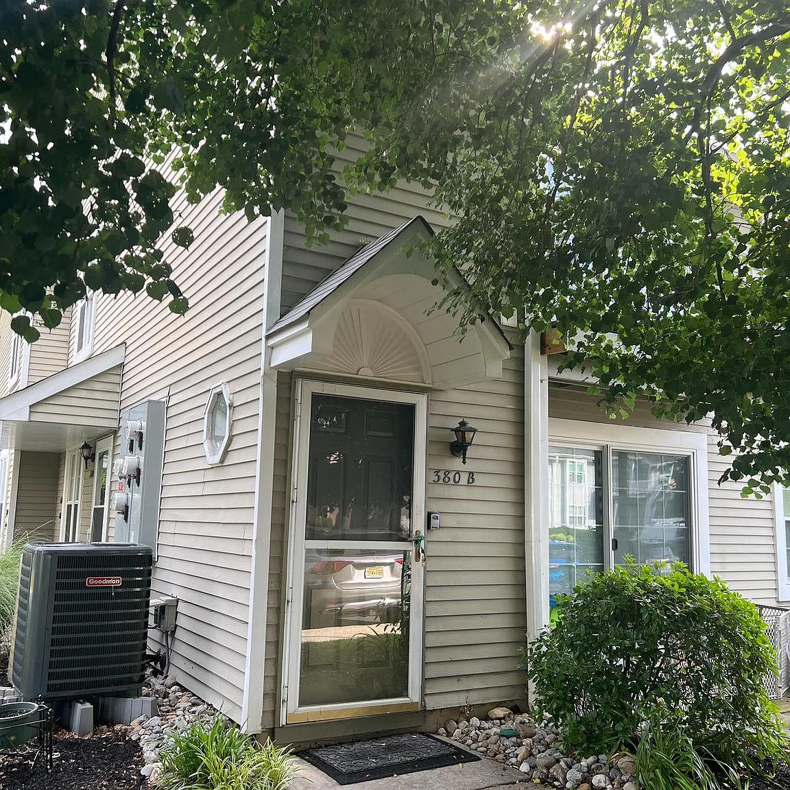 2 bed, 1.0 bath, 960 sqft, $2,250 — Photo 2