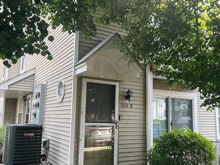 380B Delancey Pl #B — Photo 2