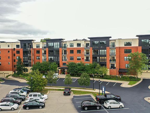 5th image of 101 Saint Olaf Ave Unit 413