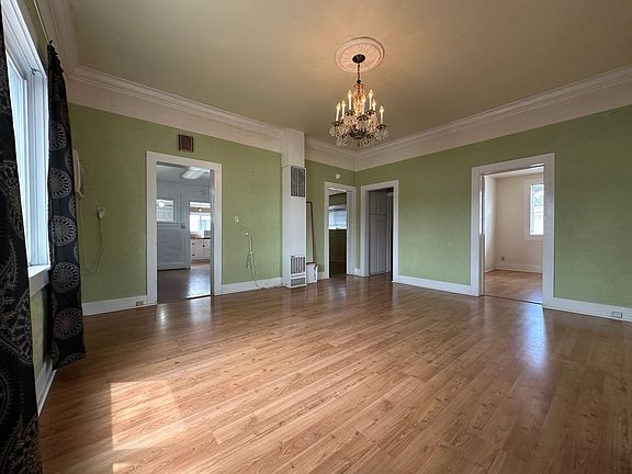 2nd image of 321 S Commercial Ave