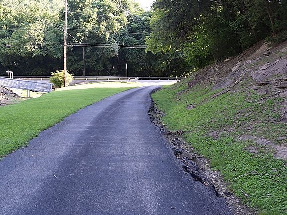 4th image of 2856 E Shelbiana Rd