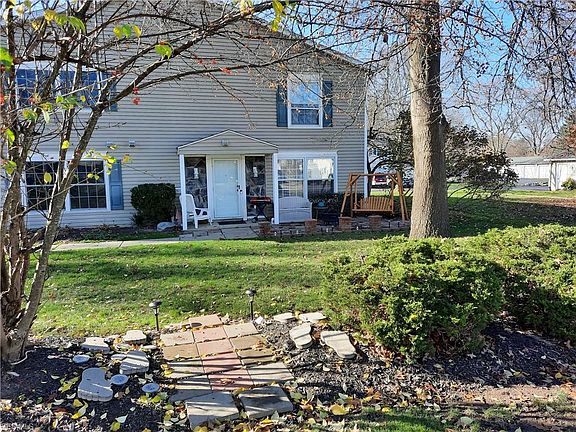 2nd image of 282 Canterbury Ln #C-22
