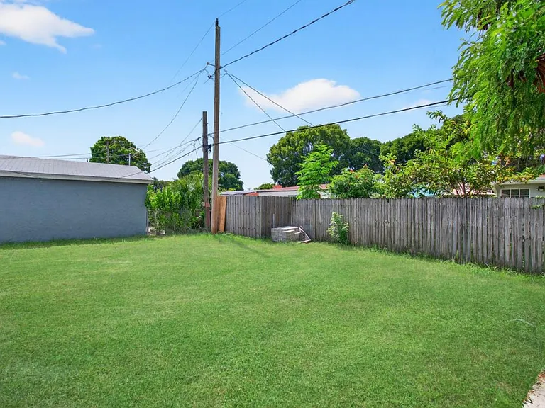 608 Fairfax Rd — Photo 50