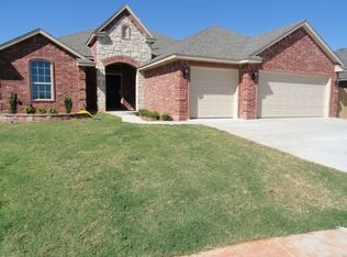 1705 NE 34th St, Moore, OK 73160