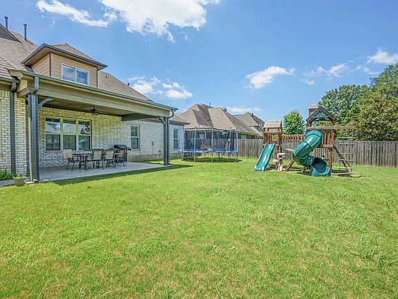 3rd image of 9336 Cielo Dr