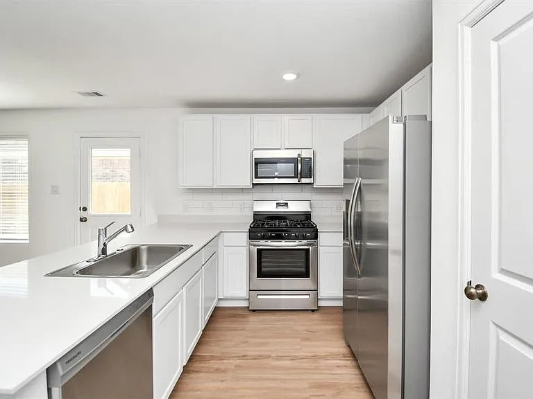 4151 Brazos Brook Trl — Photo 3