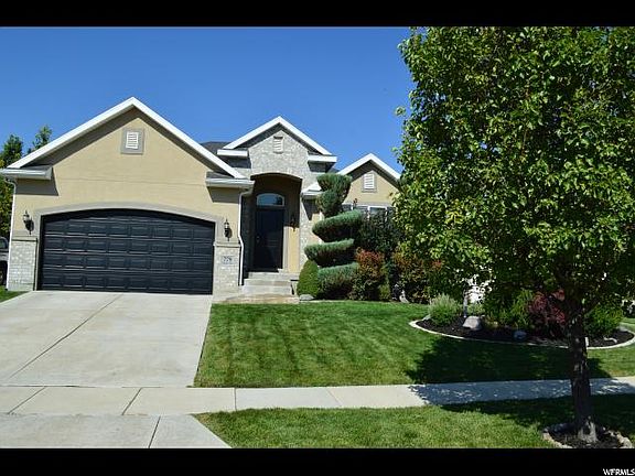 3rd image of 779 N Braemar Way