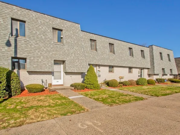 216 Beekman Dr, Agawam, MA 01001