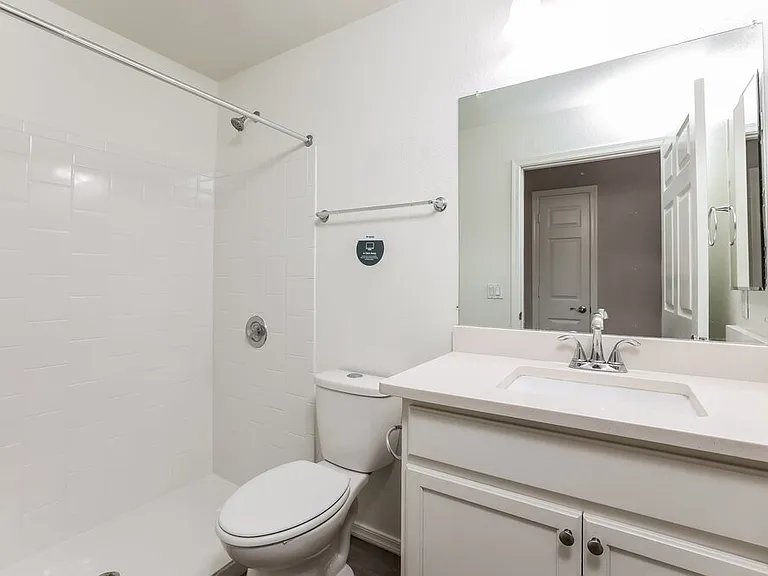 5307 N 79th Dr — Photo 15