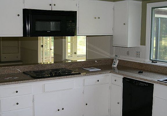 4th image of 60 Karelyn Dr