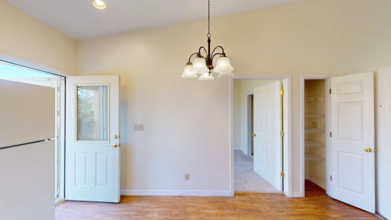 2 bd / 2ba 2nd Floor Apartment in Great Rio Rancho Area — Photo 3