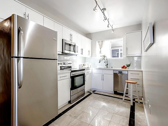 2nd image of 795 8th Ave APT 506