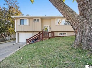 7603 S 72nd Ave, La Vista, NE 68128