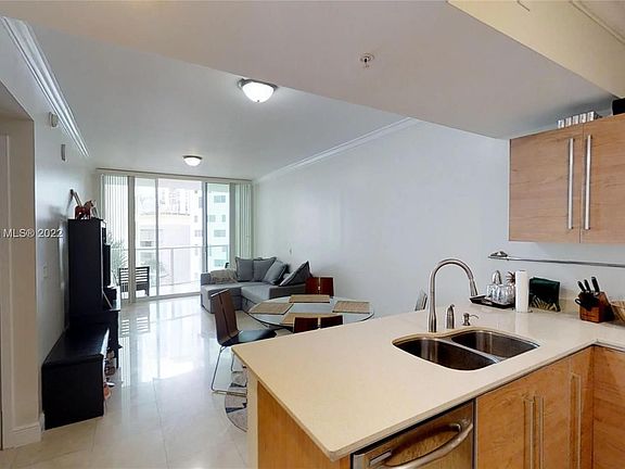 3rd image of 218 SE 14th St APT 1106