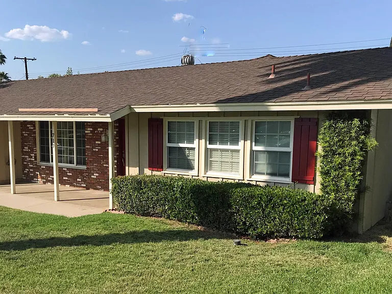 717 Nottingham Dr — Photo 2