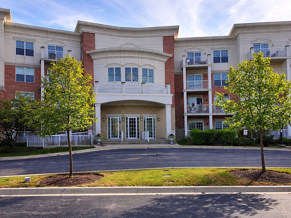 1st image of 601 W Rand Rd APT 109