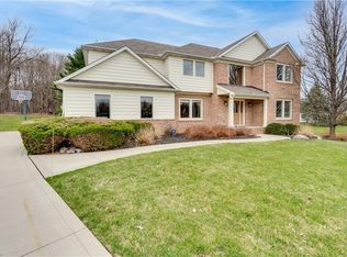 5455 Pine Ln, Solon, OH 44139