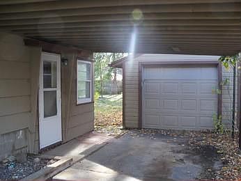 5th image of 907 5th St W