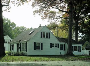 230 S Point Dr, Avon Lake, OH