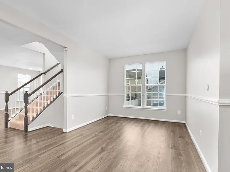 930 Forsythia Ln — Photo 12