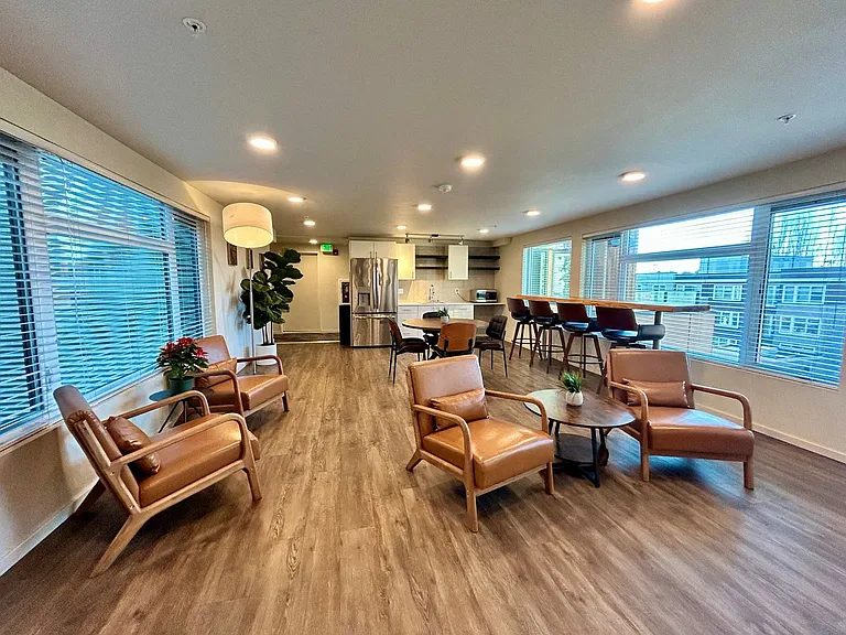 Plaza Apartments — Photo 48