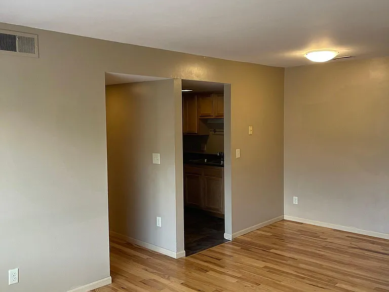 411 E Market St #304A — Photo 4
