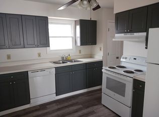 102 E Parker St, Gardner, IL