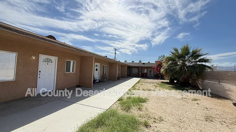 1 bed, 1.0 bath, $800 — Photo 1