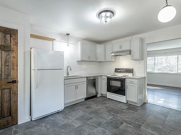 4th image of 167 W Ridgewood Ave