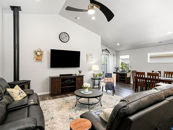 5th image of 2054 SE Academy St