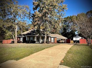 252 Jasmine Ct, Deatsville, AL 36022