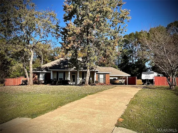 252 Jasmine Ct, Deatsville, AL 36022