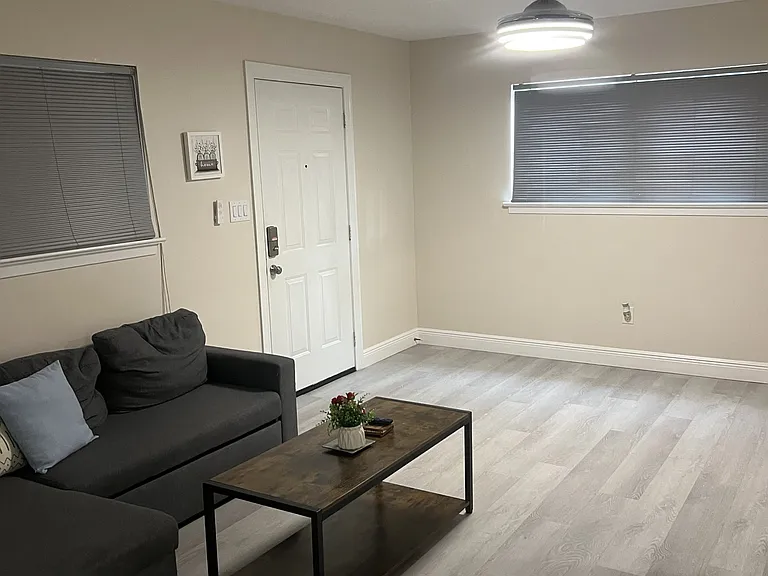 139 McDonnell Ave #8 — Photo 6
