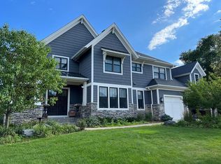 10935 Bentwater Ln, Woodbury, MN 55129