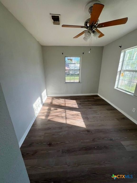 436 Illinois St, Bloomington, TX - View 6