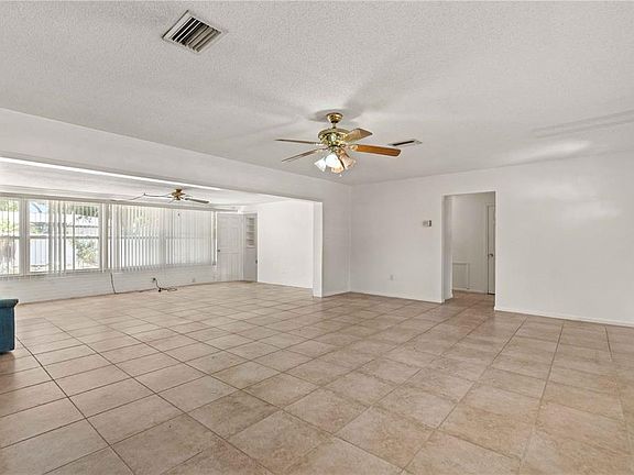 4th image of 927 PARKWOOD DRIVE