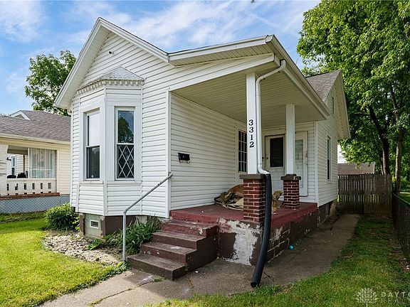 3rd image of 3312 E 2nd St