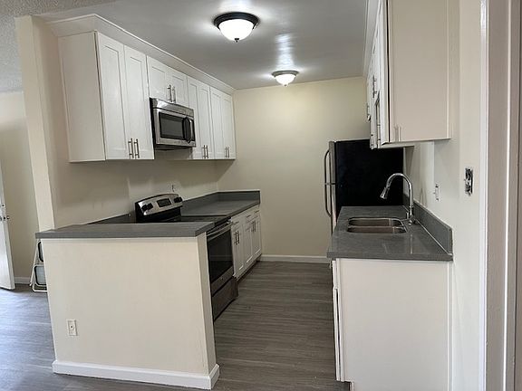 4th image of 1607 Greenfield Ave #D