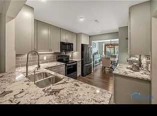 15 Parkview Dr, Perrysburg, OH 43551