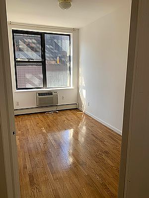 5th image of 186 Orchard St #4R