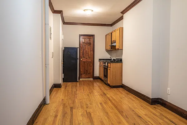 Rented by Metropolitan Equities | media 6