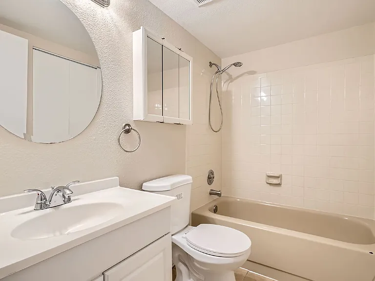 18043 E Ohio Ave #103 — Photo 23