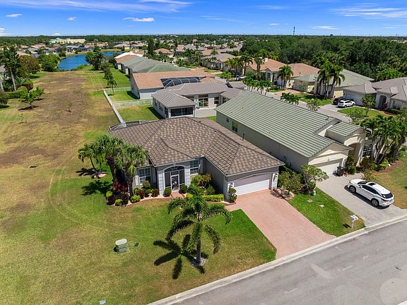5th image of 636 SW Indian Key Drive
