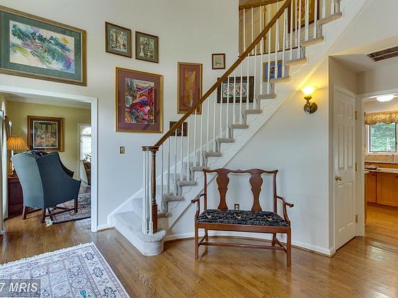 3rd image of 9198 Silverline Dr