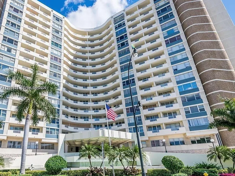 3180 S Ocean Dr — Photo 14