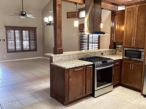 4th image of 5787 Crest Dr